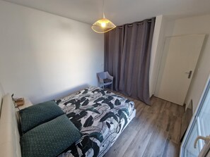 3 habitaciones, tabla de planchar con plancha y wifi gratis 