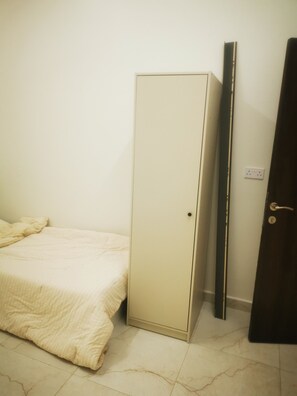 3 bedrooms, blackout curtains