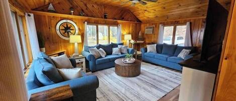 Smart TV, fireplace
