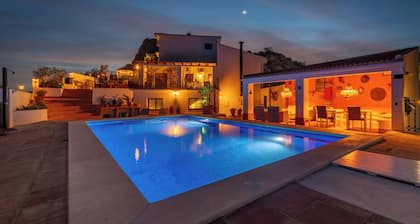Boutique B&B Casa La Calera 15+/ Caminito del Rey-15 min/Ronda-25 min/Teba-5 min