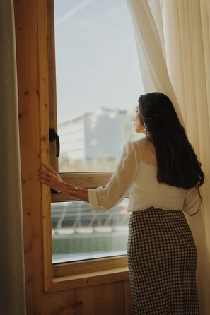 Comfort Double or Twin Room | In-room safe, desk, laptop workspace, blackout drapes - The Log Porto Hotel by Piamonte Hotels  (Porto)