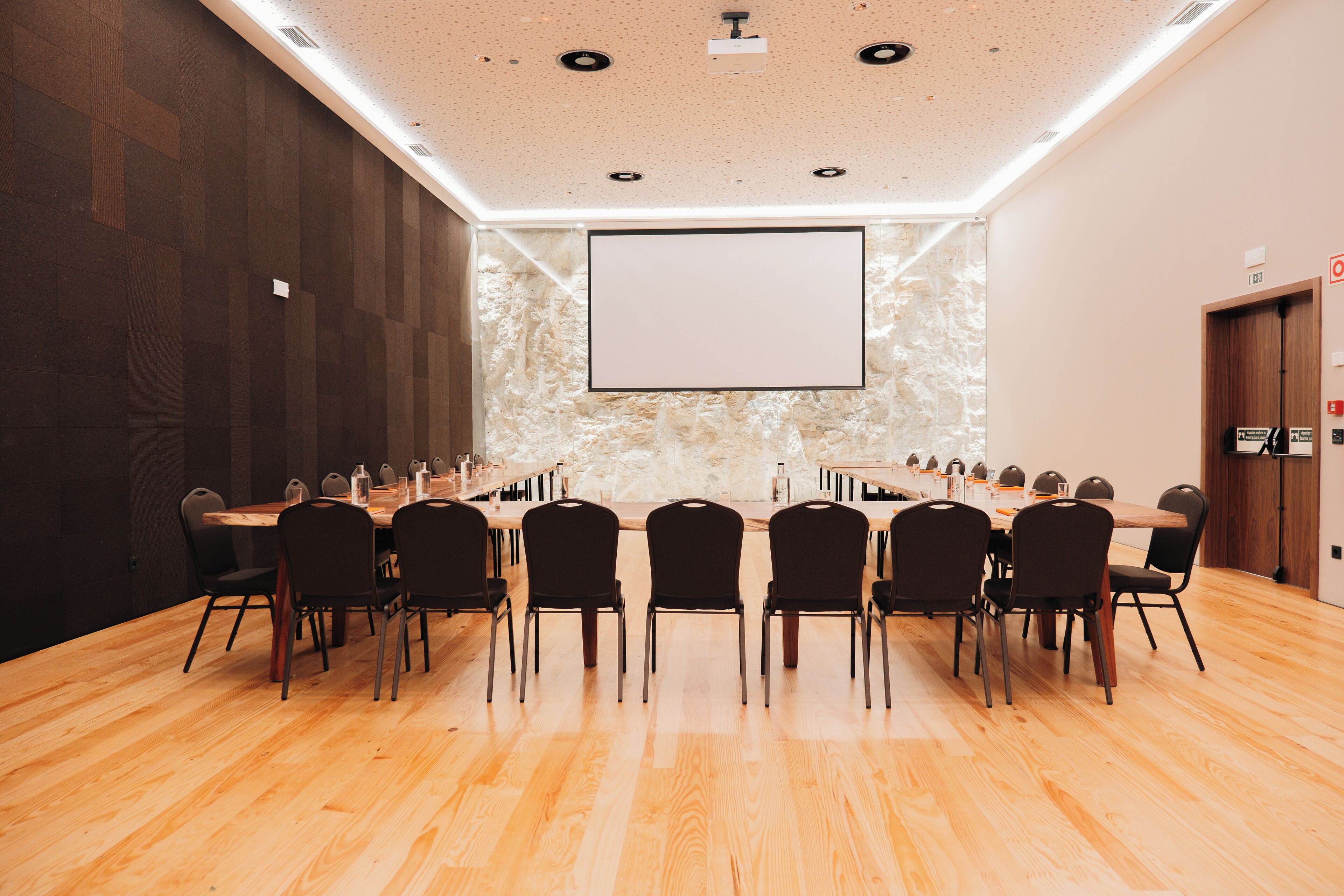 Photo - The Log Porto Hotel by Piamonte Hotels