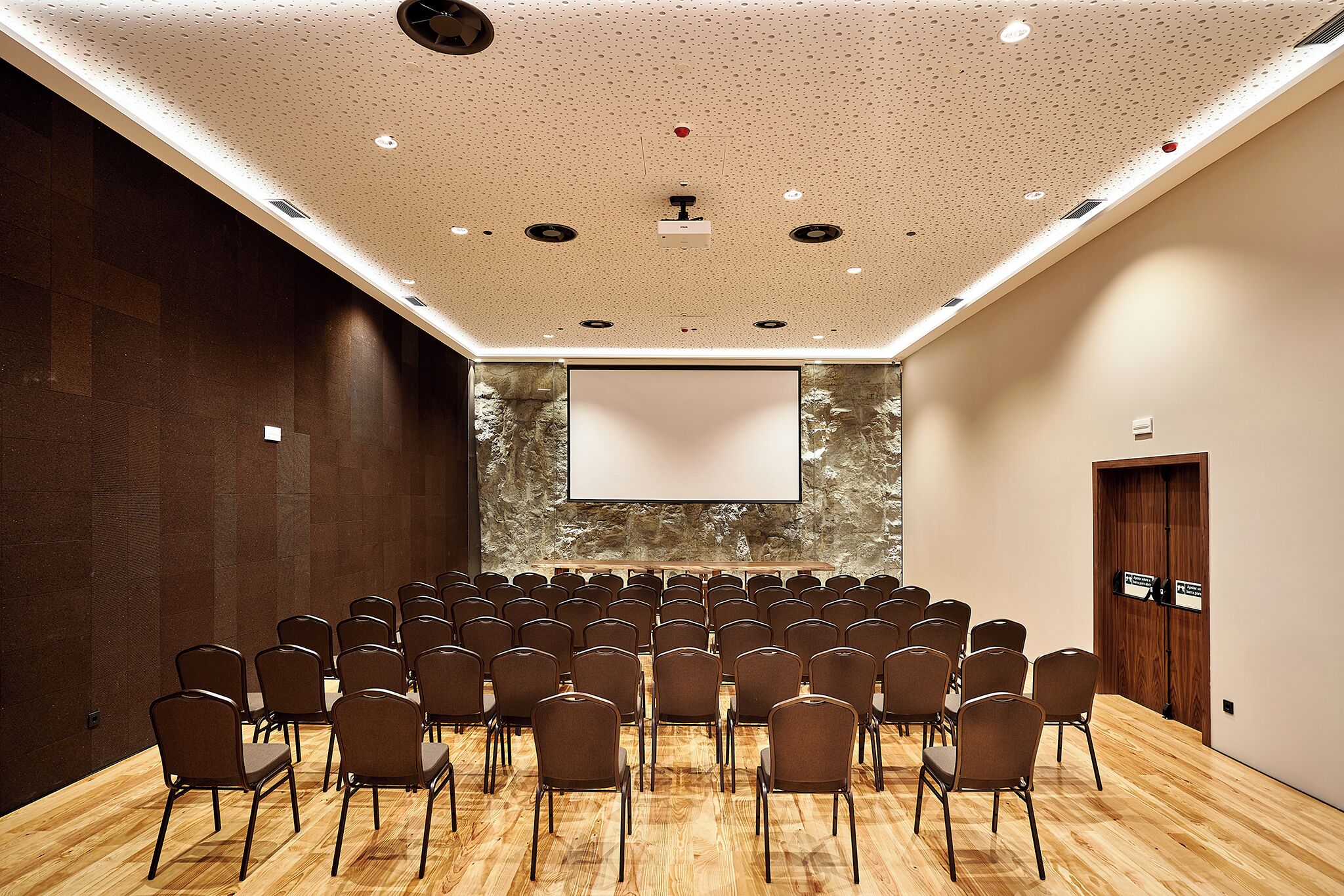Photo - The Log Porto Hotel by Piamonte Hotels