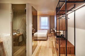 Comfort Double or Twin Room | 1 bedroom, in-room safe, desk, laptop workspace