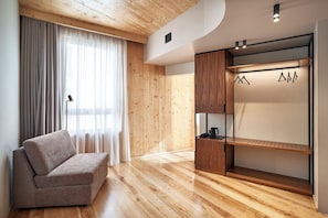 1 bedroom, in-room safe, desk, laptop workspace