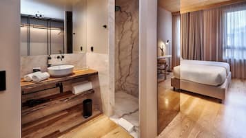 Habitació doble o amb dos llits individuals Comfort | 1 dormitori, caixa forta a l'habitació i escriptori