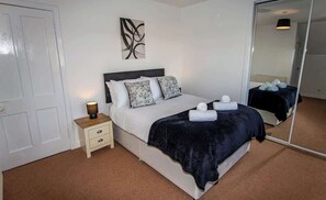 2 bedrooms, desk, iron/ironing board, free WiFi - Beach House - 2 Bedrooms. Close to Beach & NC500 (Thurso)