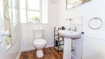 Een douche, een haardroger