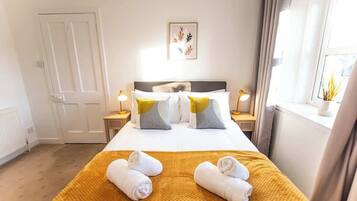 2 bedrooms, desk, iron/ironing board, free WiFi