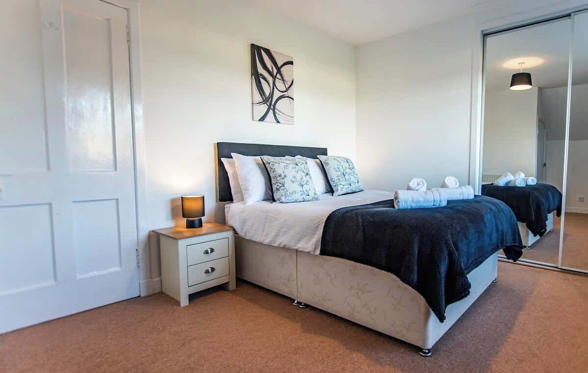 2 bedrooms, desk, iron/ironing board, free WiFi