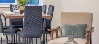 3BR Near Glasgow | Free Parking | Ideal for Work