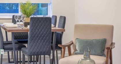 3BR Near Glasgow | Free Parking | Ideal for Work
