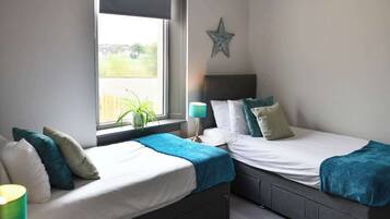 Iron/ironing board, free WiFi, bed sheets
