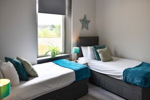 4 chambres, fer et planche à repasser, Wi-Fi gratuit, draps fournis