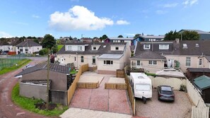 Property grounds - Diamond House - 4 Bed in Airdrie. Close to Glasgow (Airdrie)