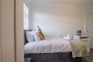 3 bedrooms, iron/ironing board, free WiFi, bed sheets