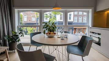 Bold City Apartment | Dining room