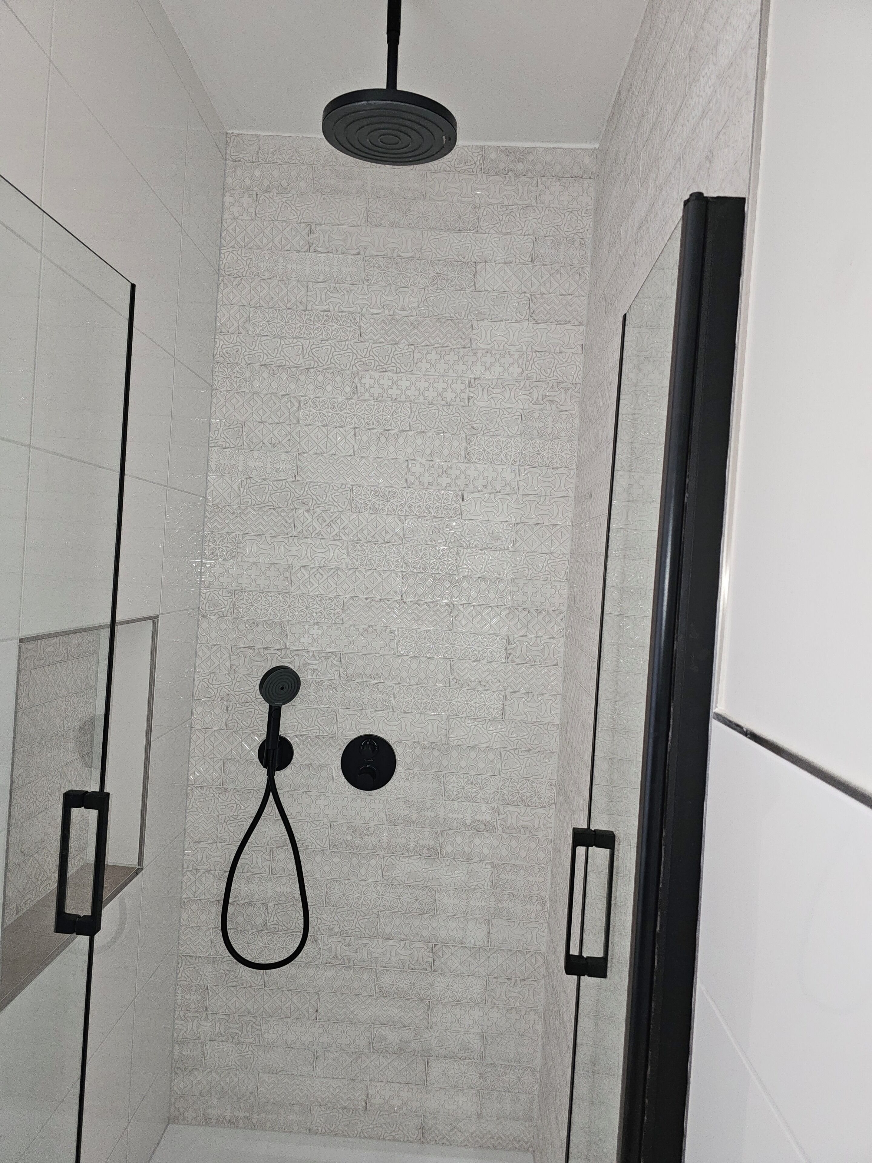 Dusche, Handtücher, Seife, Toilettenpapier