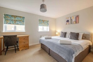 Iron/ironing board, WiFi (free), bed sheets