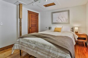 4 slaapkamers, een strijkplank/strijkijzer, wifi, beddengoed