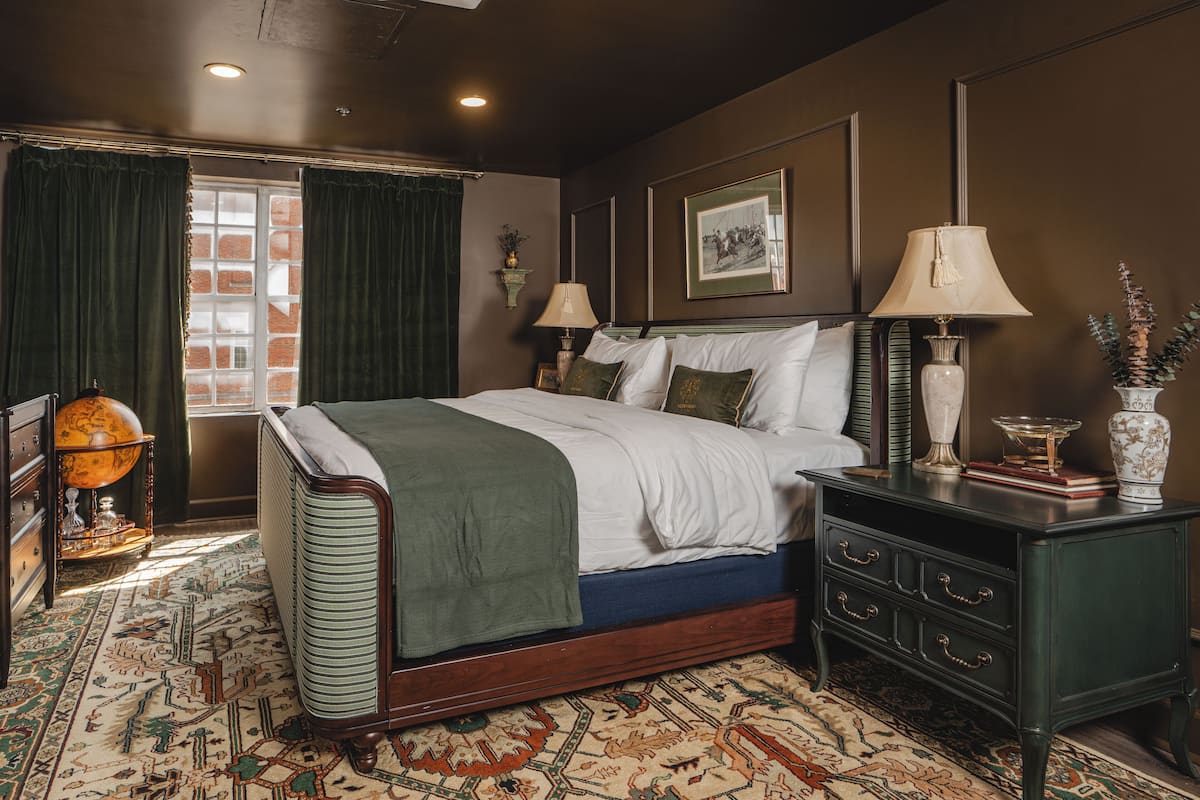 Standard Single Room | 1 bedroom, blackout drapes, iron/ironing board, free WiFi