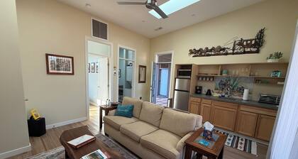 Red Canyon Casita - Stargazing + Red Rock Pass 1Bed, 1Bath Casita - Sleeps 2