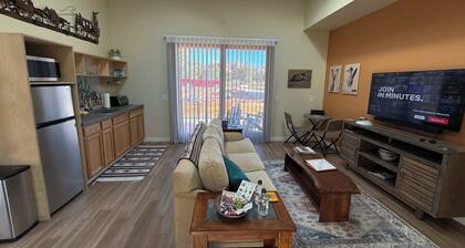 Red Canyon Casita - Stargazing + Red Rock Pass 1Bed, 1Bath Casita - Sleeps 2