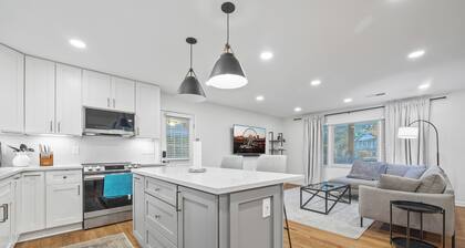 Stylish Smyrna Home Near Braves Stadium