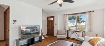 Welcome to Lakeside Magnolia Cottage