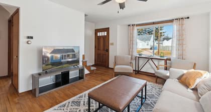 Welcome to Lakeside Magnolia Cottage