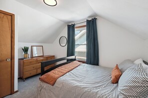 4 Schlafzimmer, Schreibtisch, Bügeleisen/Bügelbrett, kostenloses WLAN