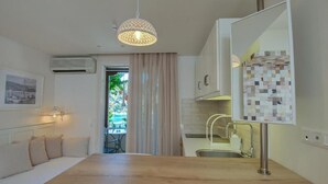 Deluxe Studio, Harbour View - Liadromia Hotel (Alonissos)