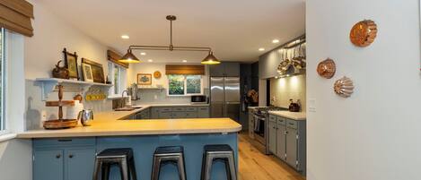 Microwave, oven, stovetop, dishwasher