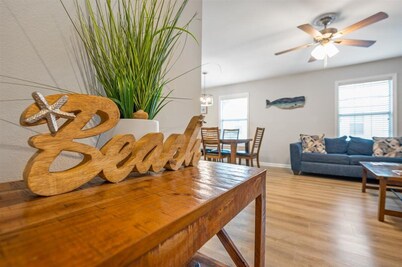Beach Square – optional BIKES – Walk 2 Redfern Village, shops, and restaurants!.
