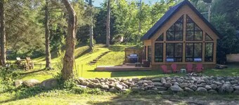 Le Petit Renard | Riverfront cottage
