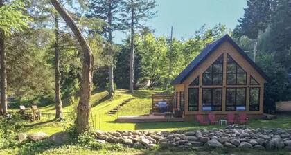 Le Petit Renard | Riverfront cottage
