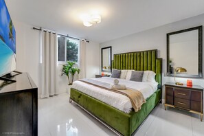 3 bedrooms, desk, iron/ironing board, travel crib - Beachfront Oasis in Sunny Isles 3BR, Pool & Tennis (Sunny Isles Beach)