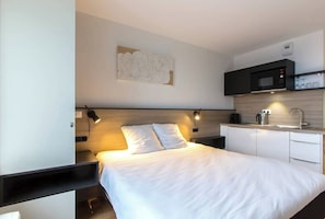 1 chambre, fer et planche à repasser, lit parapluie, Wi-Fi