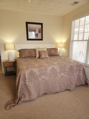 3 bedrooms, iron/ironing board, travel cot, free WiFi - Rendezvous, a Resort Condo in charming Cape Charles. (Cape Charles)