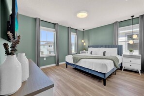 10 bedrooms, travel cot, WiFi, bed sheets