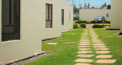 Skyline Villa
>>>Close to Airport, Swimming Pool, Gym!