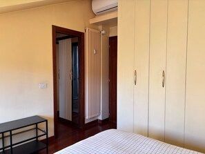 1 sovrum, strykjärn/strykbräda, wi-fi och sängkläder