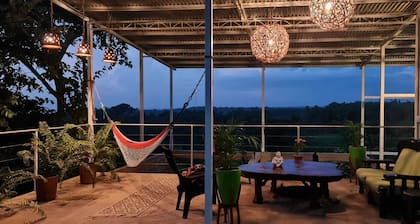 Cozy 1-bedroom apartment in awesome Managua with WiFi