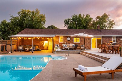 Pool Vibes Retreat | Hot Tub | Poker | Fire Pit