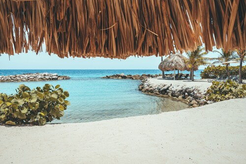 Appartement de luxe en bord de mer avec plage privée, vue mer et bureau