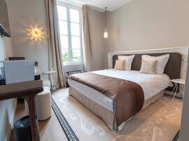 Habitación clásica | 1 habitación, caja de seguridad en la habitación y escritorio 