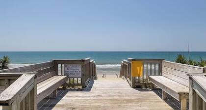 Summer Winds, First Floor Poolside, Oceanfront 3br. 2.5ba. Sleeps 9 Linens incl.