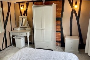 1 Schlafzimmer, Schreibtisch, Bügeleisen/Bügelbrett, kostenloses WLAN