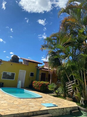 Indoor pool, sun loungers - Pousada Princesa da Serra (Santana do Riacho)