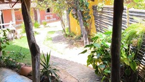 Quarto duplo econômico, vista para o jardim | Vista do quarto